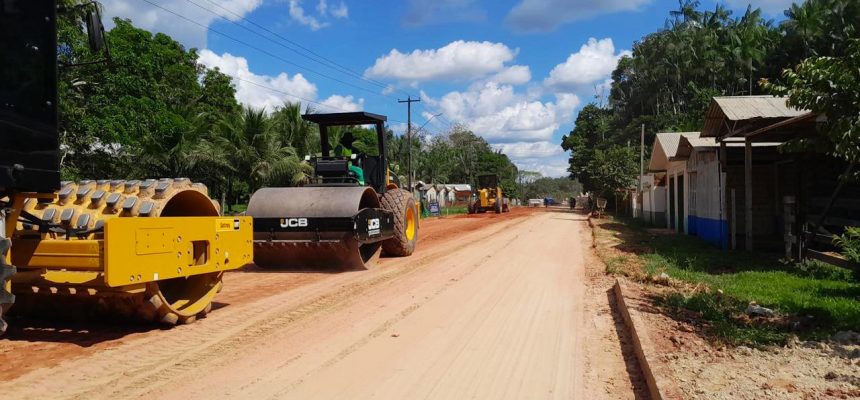 O Governo do Amazonas, por meio da Secretaria de Estado de Infraestrutura (Seinfra), determinou o reinício da obra de pavimentação da estrada do Gavião, situada na zona rural do município de Carauari (distante 788 quilômetros de Manaus).