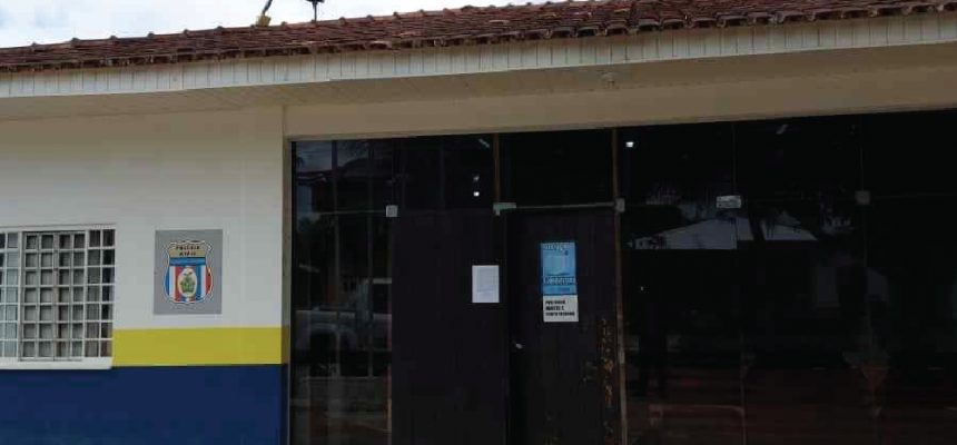 A Polícia Civil do Amazonas (PC-AM), por meio da 65ª Delegacia Interativa de Polícia (DIP) de Carauari (a 788 quilômetros de Manaus), prendeu, na segunda-feira (04), dois homens, de 23 e 39 anos, por descumprimento de medidas protetivas contra a ex-companheira e a mãe idosa, respectivamente. As prisões foram efetuadas em situações e locais distintos, no município.